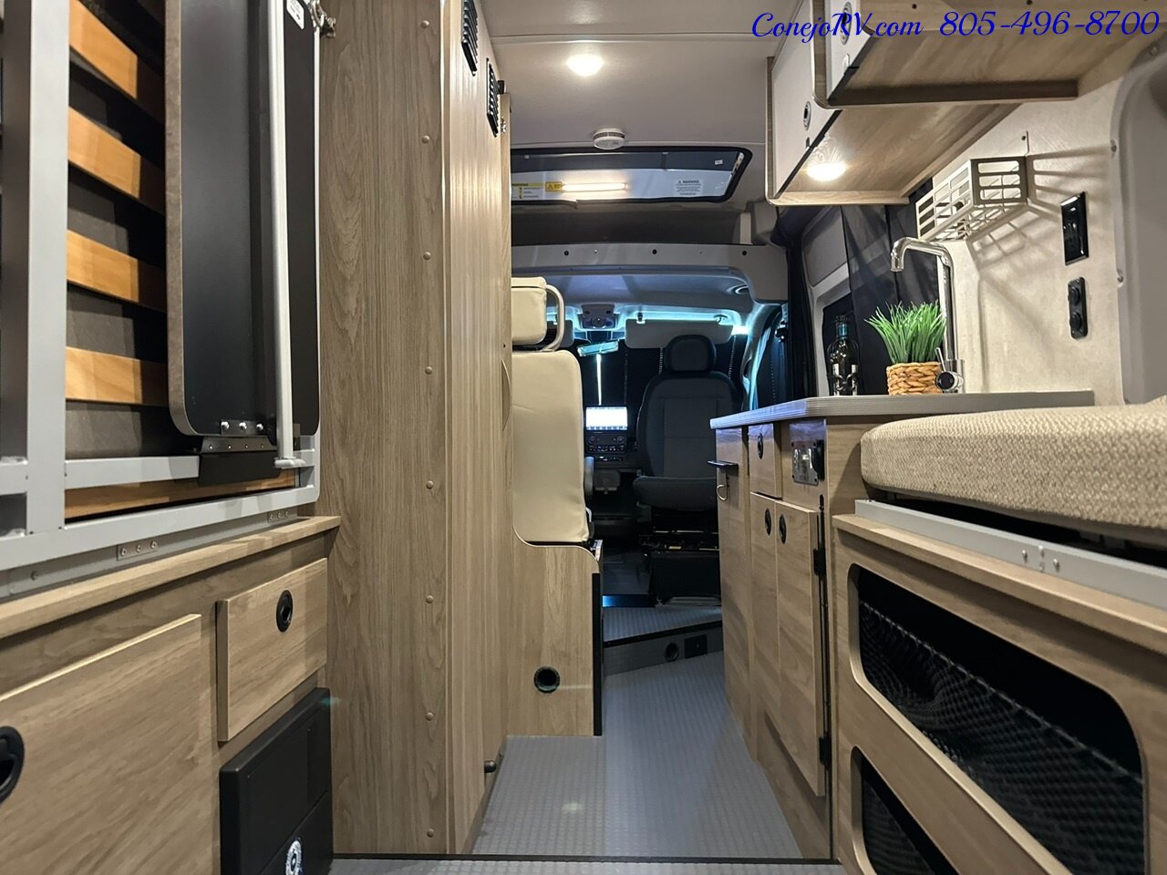 2024 Winnebago Solis 59PX Murphy Bed Pop Top Full Galley 3K Miles   - Photo 25 - Thousand Oaks, CA 91360