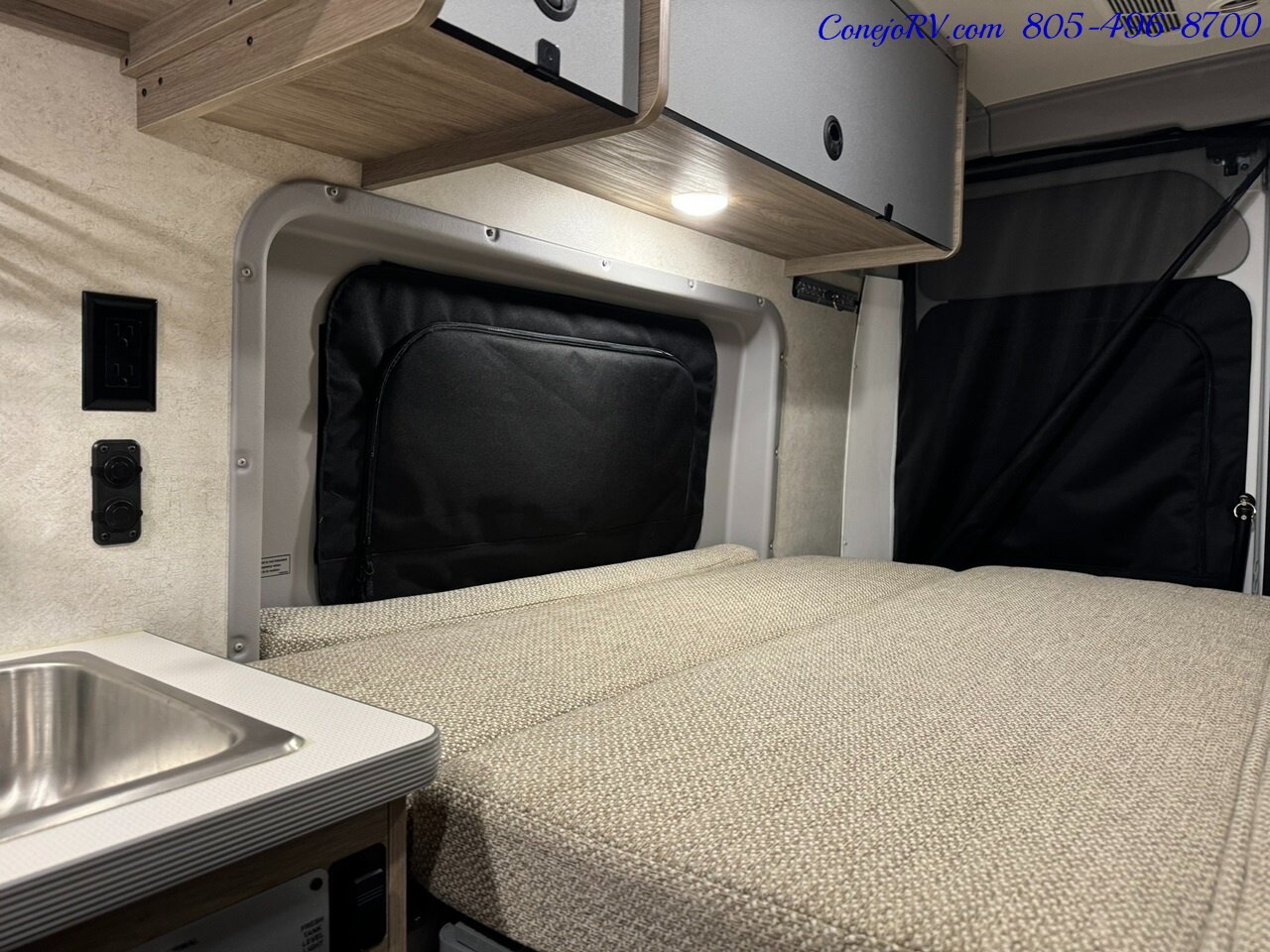 2024 Winnebago Solis 59PX Murphy Bed Pop Top Full Galley 3K Miles   - Photo 22 - Thousand Oaks, CA 91360