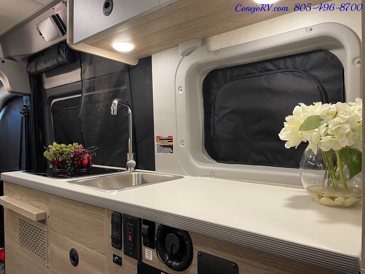 2024 WINNEBAGO Solis Pocket 36B Lithium System Enclosed Rear Bath   - Photo 14 - Thousand Oaks, CA 91360