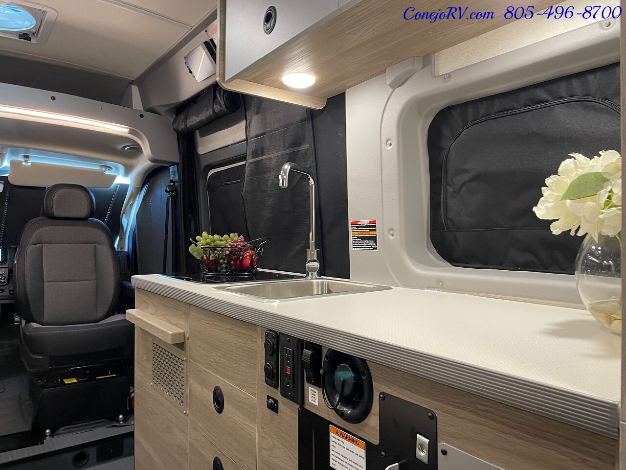 2024 WINNEBAGO Solis Pocket 36B Lithium System Enclosed Rear Bath   - Photo 21 - Thousand Oaks, CA 91360