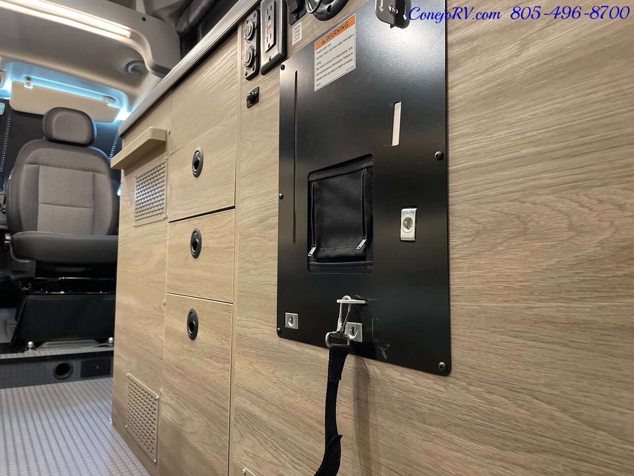 2024 WINNEBAGO Solis Pocket 36B Lithium System Enclosed Rear Bath   - Photo 13 - Thousand Oaks, CA 91360