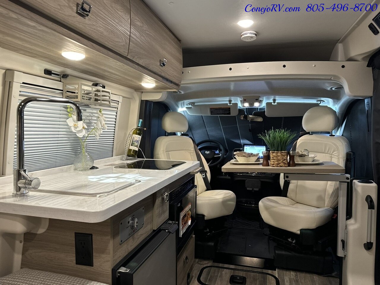 2025 Winnebago Travato 59K Touring Coach 2.8KW Onan Generator   - Photo 25 - Thousand Oaks, CA 91360