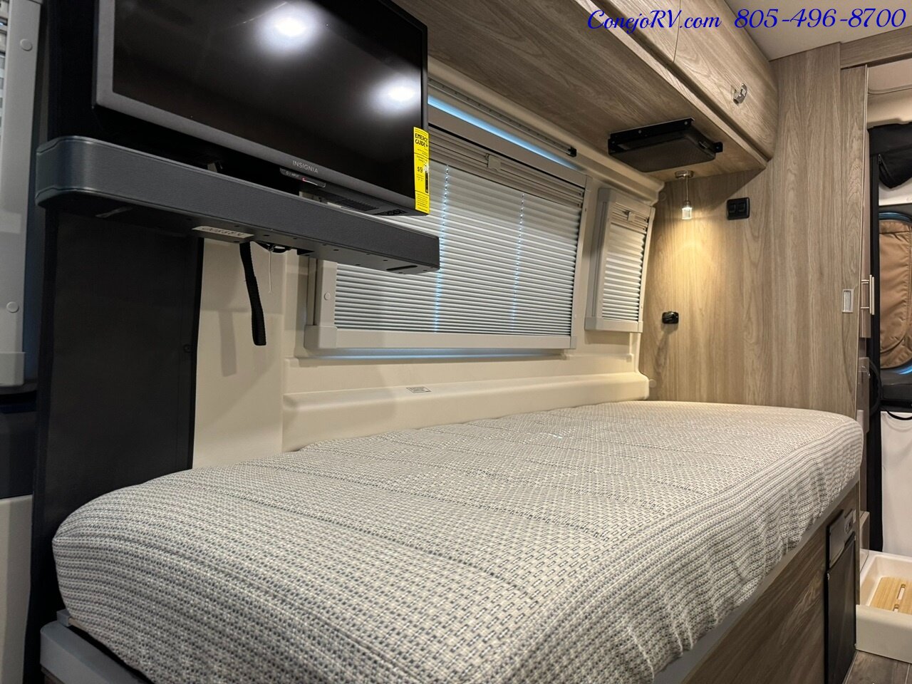 2025 Winnebago Travato 59K Touring Coach 2.8KW Onan Generator   - Photo 13 - Thousand Oaks, CA 91360