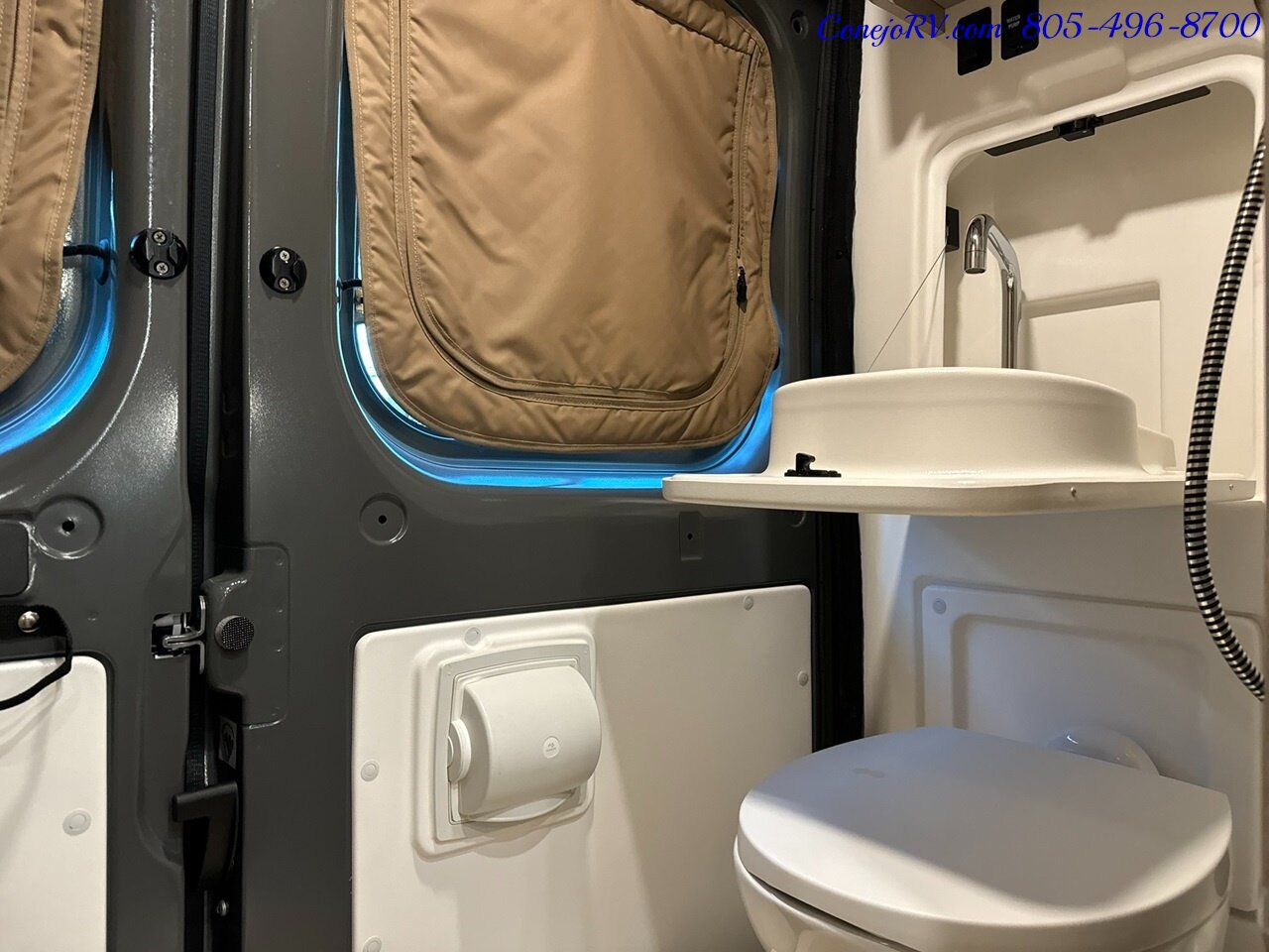 2025 Winnebago Travato 59K Touring Coach 2.8KW Onan Generator   - Photo 17 - Thousand Oaks, CA 91360