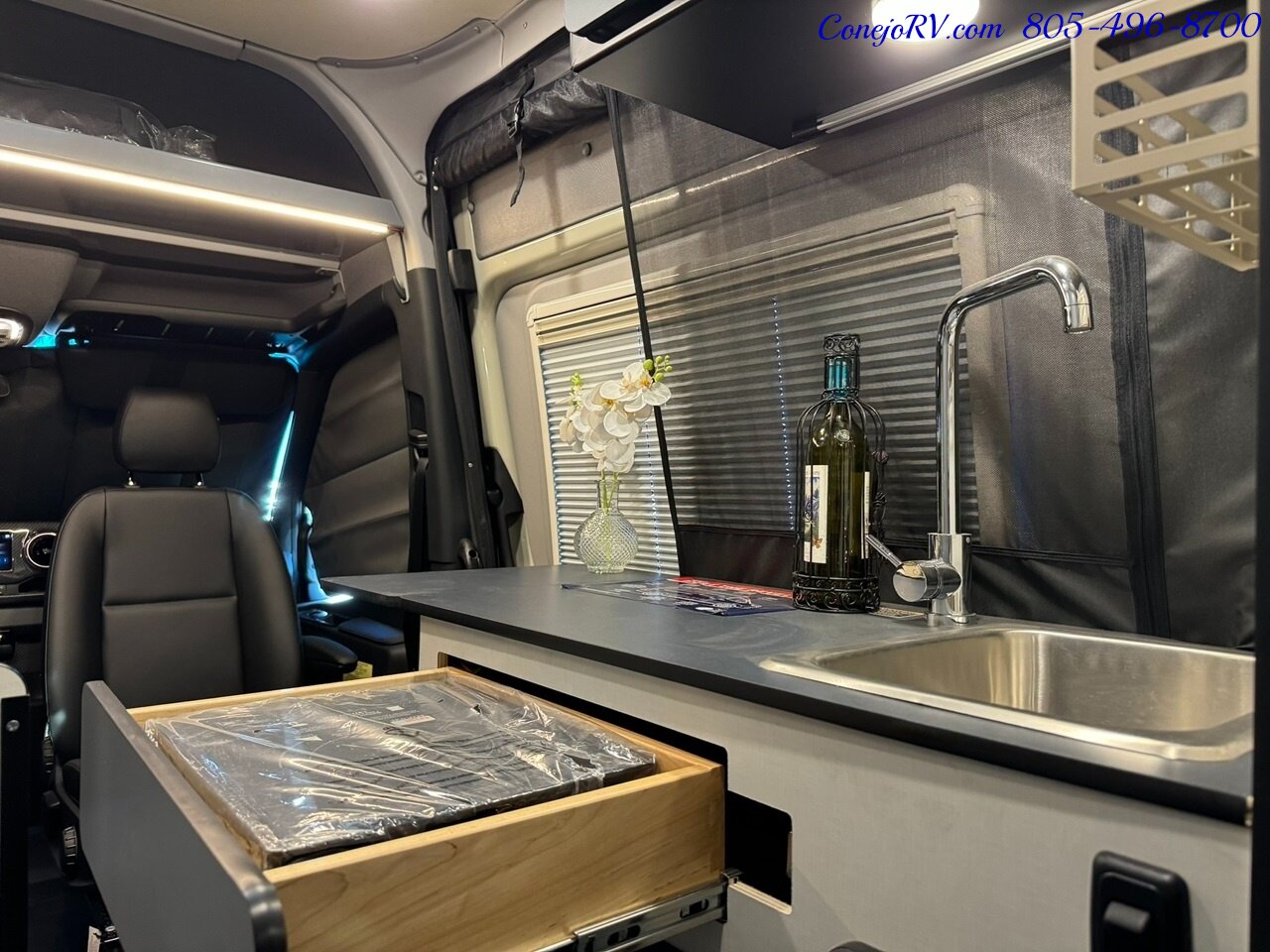 2024 Winnebago Revel 44E 4X4 Sprinter Mercedes Turbo Diesel, 320 AH Lithium   - Photo 15 - Thousand Oaks, CA 91360