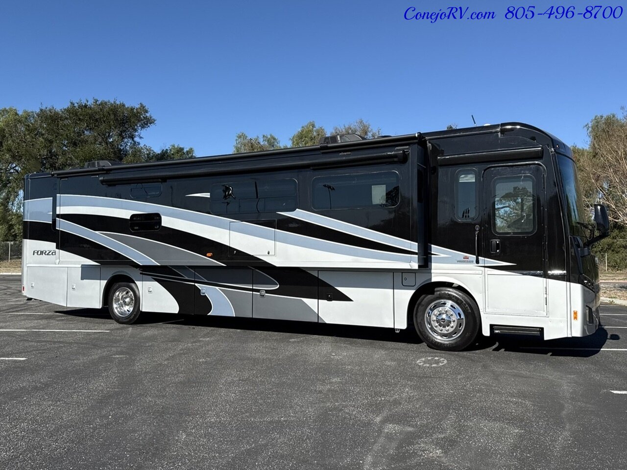 2023 Winnebago Forza 38W Triple Slide Outs Bunkhouse Loft Bed 2 Bath  Cummins Turbo Diesel 45k Miles - Photo 3 - Thousand Oaks, CA 91360