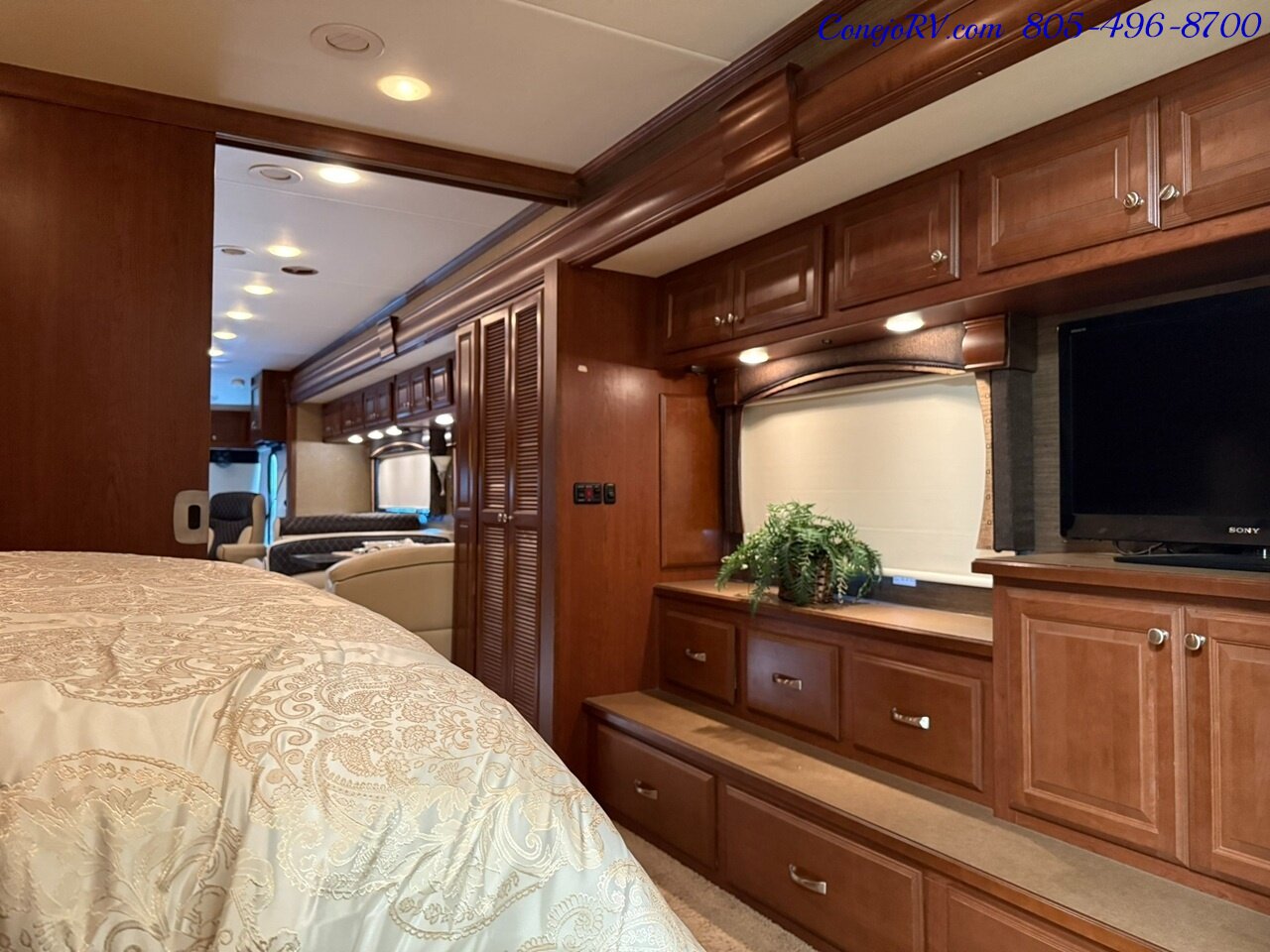 2014 Thor Tuscany 40EX Cummins ISB Diesel Engine Triple Slide Outs King  Bed Bath & 1/2 Full Body Paint 34K Miles - Photo 32 - Thousand Oaks, CA 91360