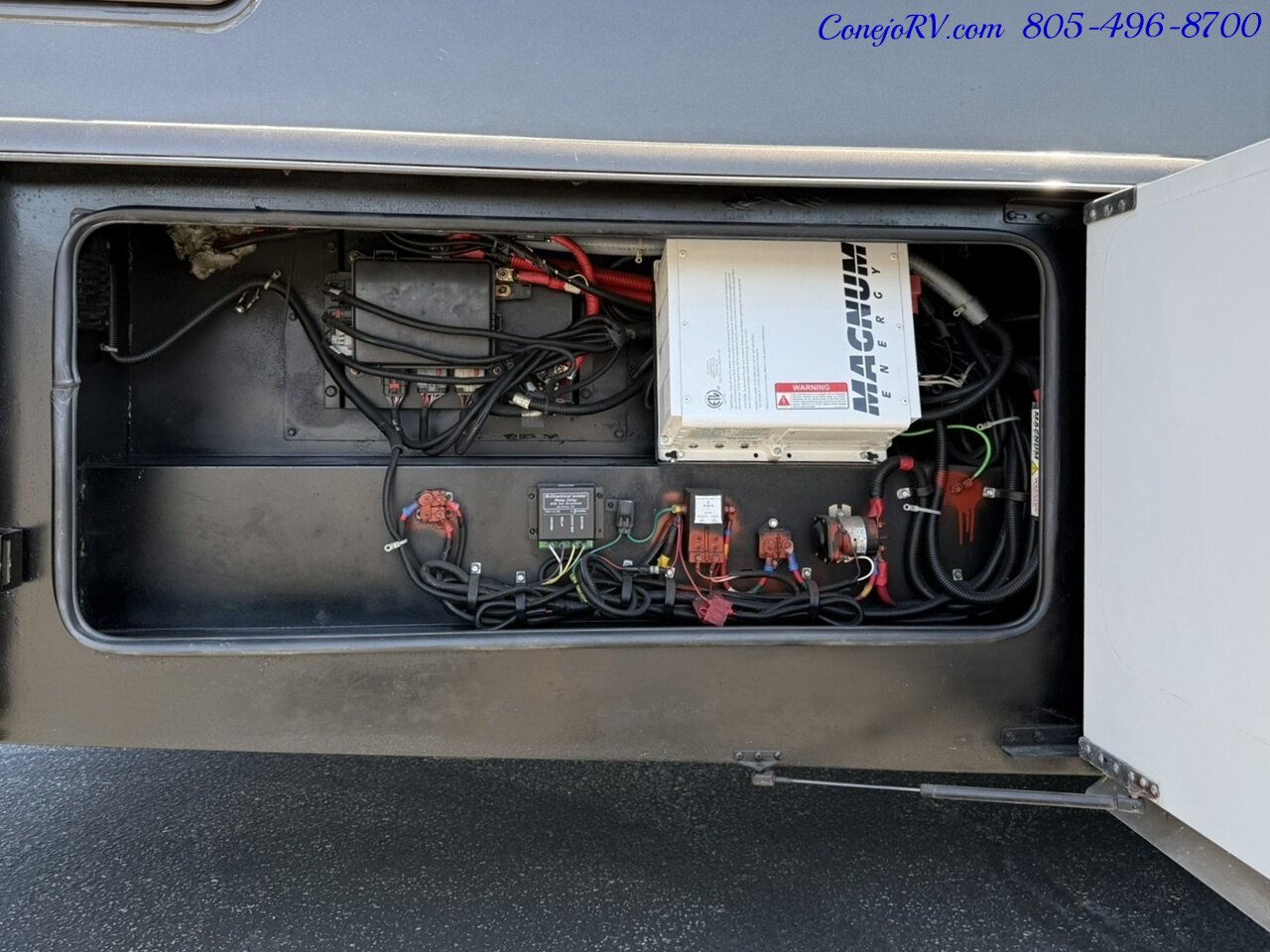 2014 Thor Tuscany 40EX Cummins ISB Diesel Engine Triple Slide Outs King  Bed Bath & 1/2 Full Body Paint 34K Miles - Photo 52 - Thousand Oaks, CA 91360
