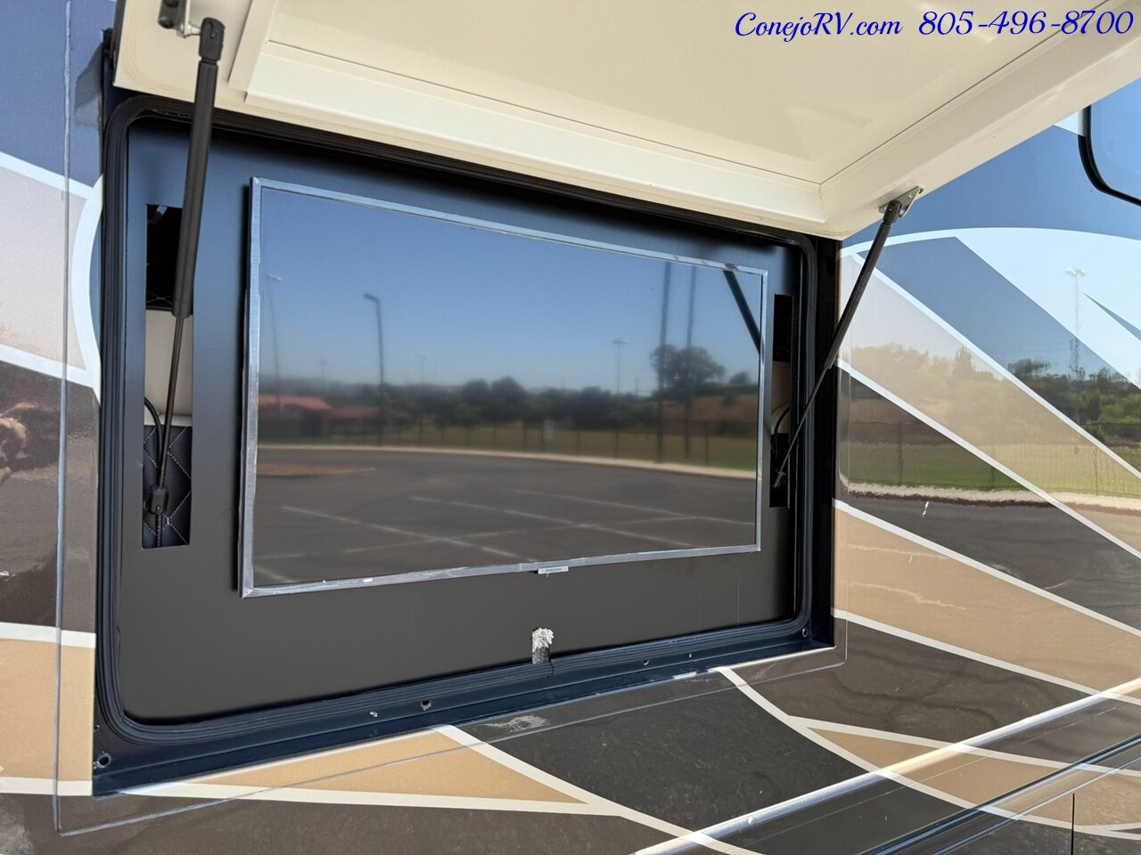 2014 Thor Tuscany 40EX Cummins ISB Diesel Engine Triple Slide Outs King  Bed Bath & 1/2 Full Body Paint 34K Miles - Photo 53 - Thousand Oaks, CA 91360