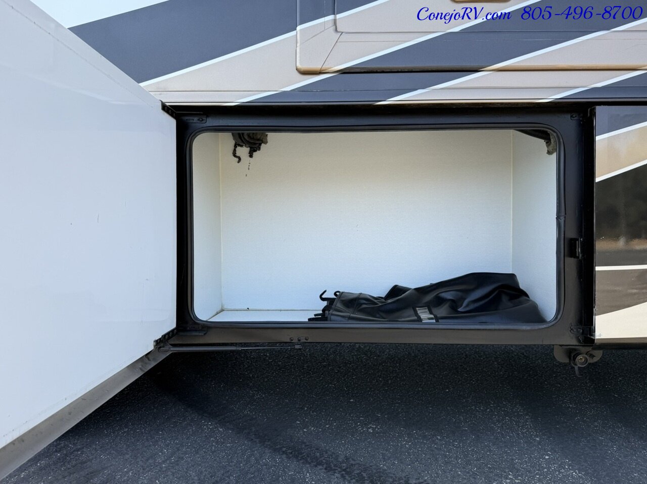 2014 Thor Tuscany 40EX Cummins ISB Diesel Engine Triple Slide Outs King  Bed Bath & 1/2 Full Body Paint 34K Miles - Photo 59 - Thousand Oaks, CA 91360