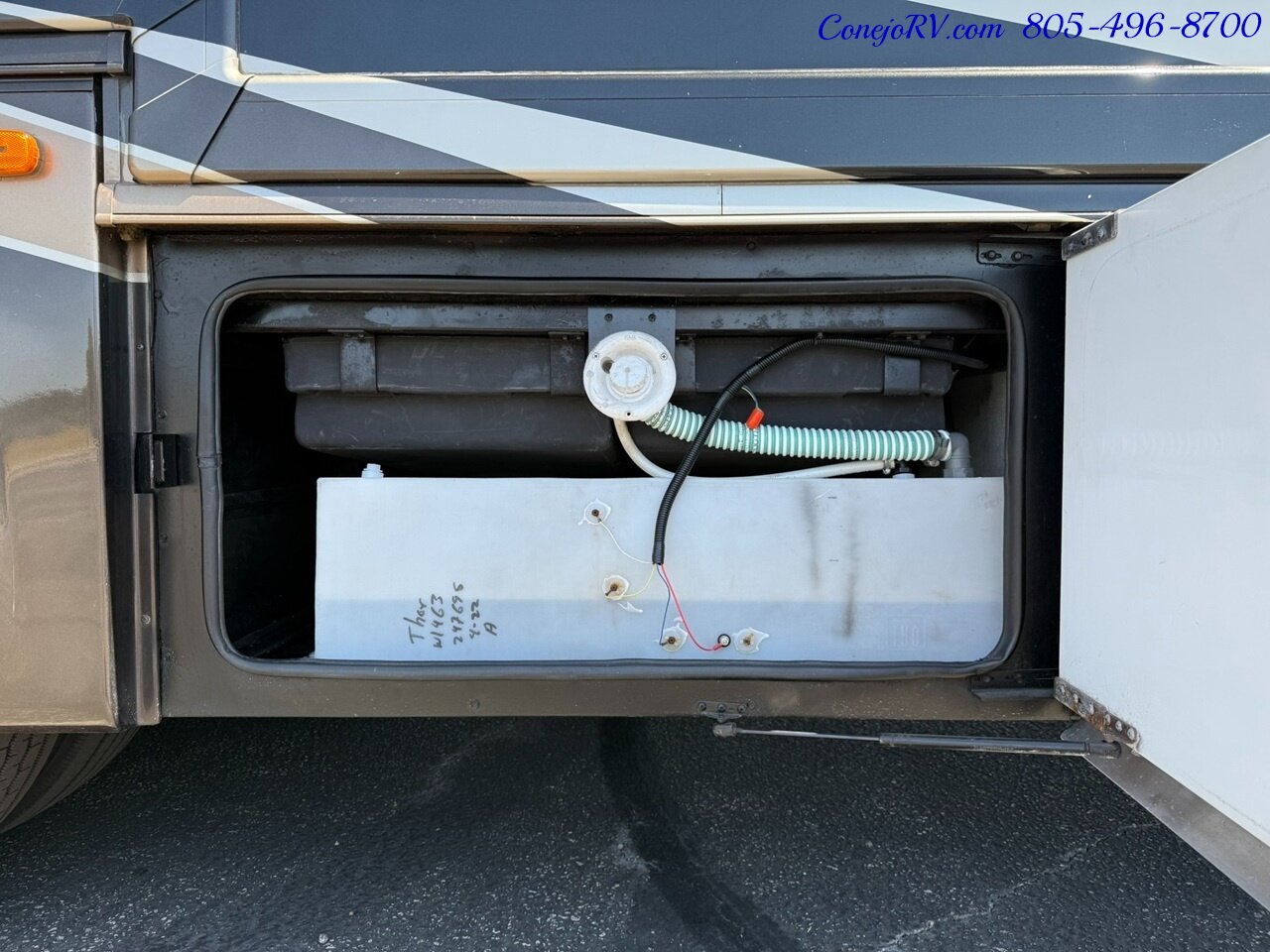 2014 Thor Tuscany 40EX Cummins ISB Diesel Engine Triple Slide Outs King  Bed Bath & 1/2 Full Body Paint 34K Miles - Photo 50 - Thousand Oaks, CA 91360