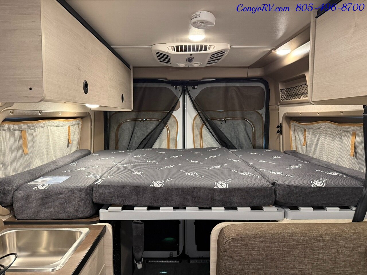2027 Winnebago Solis Pocket 36A **New for 2027 2.8KW GENERATOR** Roof AC Murphy Bed Full Galley - Photo 19 - Thousand Oaks, CA 91360