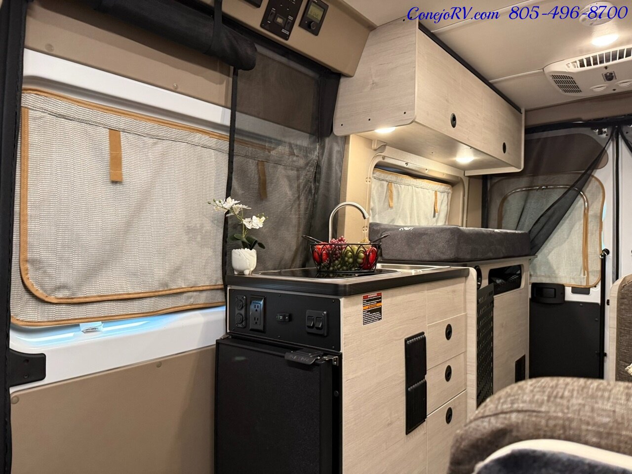 2027 Winnebago Solis Pocket 36A **New for 2027 2.8KW GENERATOR** Roof AC Murphy Bed Full Galley - Photo 8 - Thousand Oaks, CA 91360