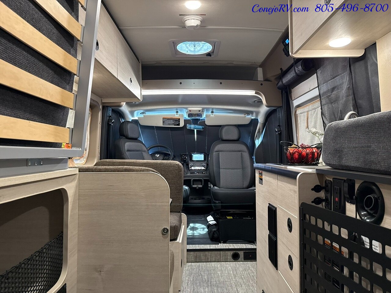 2027 Winnebago Solis Pocket 36A **New for 2027 2.8KW GENERATOR** Roof AC Murphy Bed Full Galley - Photo 24 - Thousand Oaks, CA 91360