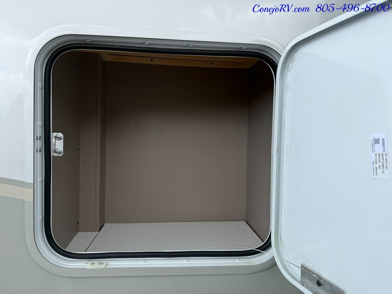 2027 Winnebago Navion 24D Full Wall Slide Murphy Bed Mercedes Turbo Diesel Full Body Paint - Photo 43 - Thousand Oaks, CA 91360