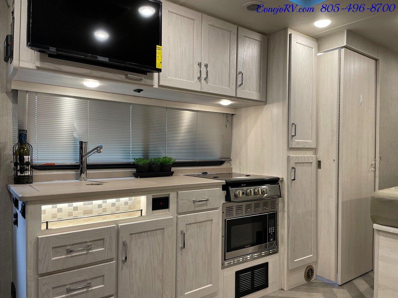 2024 WINNEBAGO Porto 24P Full Wall Slide Mercedes Turbo Diesel Cab Over  Loft Bed - Photo 11 - Thousand Oaks, CA 91360