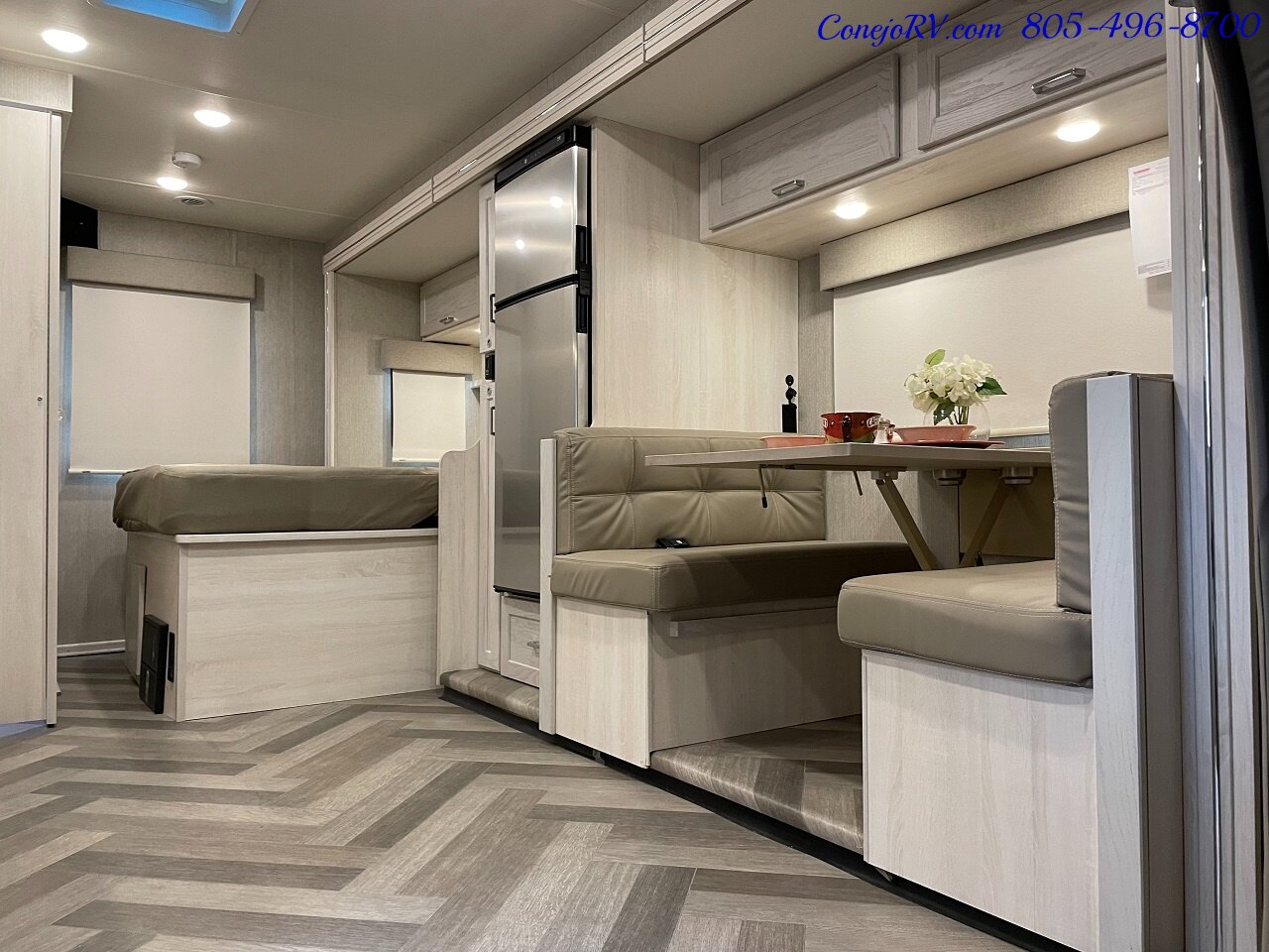 2024 WINNEBAGO Porto 24P Full Wall Slide Mercedes Turbo Diesel Cab Over  Loft Bed - Photo 6 - Thousand Oaks, CA 91360