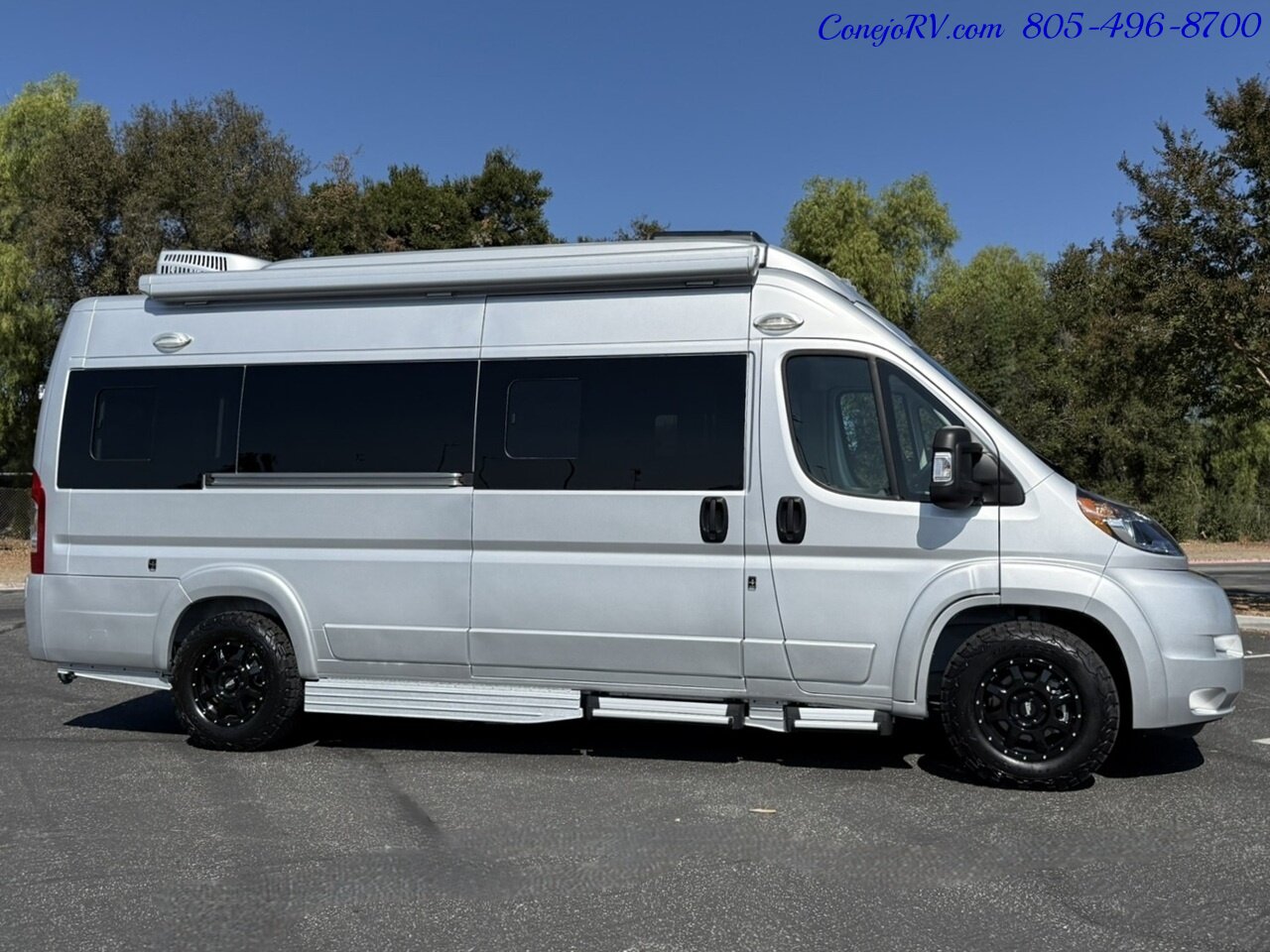 2021 Roadtrek Zion Slumber Lithium System Power Lounge Opposing Couches Pop Top 2K Miles - Photo 3 - Thousand Oaks, CA 91360