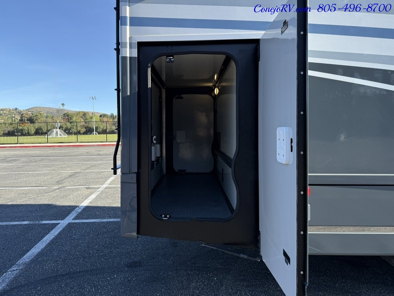 2024 Winnebago View 24T Slide-Out Murphy Bed Mercedes Turbo Diesel   - Photo 44 - Thousand Oaks, CA 91360