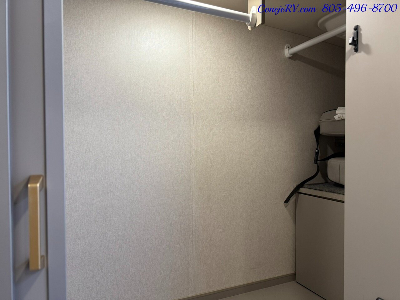 2024 Winnebago View 24T Slide-Out Murphy Bed Mercedes Turbo Diesel   - Photo 21 - Thousand Oaks, CA 91360