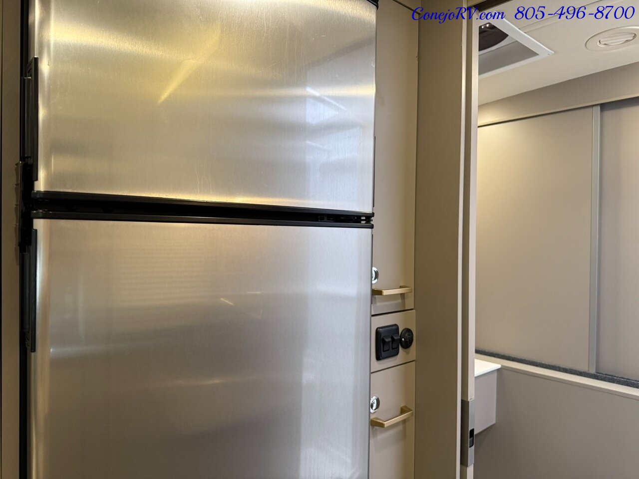 2024 Winnebago View 24T Slide-Out Murphy Bed Mercedes Turbo Diesel   - Photo 15 - Thousand Oaks, CA 91360