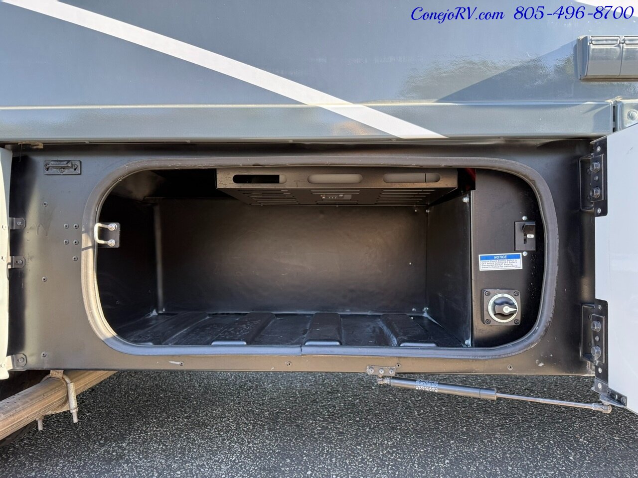 2024 Winnebago View 24T Slide-Out Murphy Bed Mercedes Turbo Diesel   - Photo 43 - Thousand Oaks, CA 91360