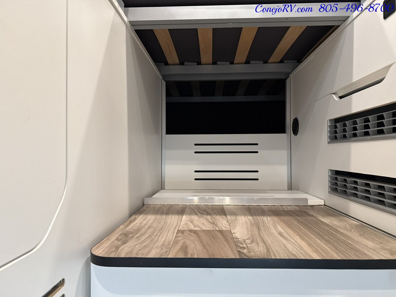 2025 Westfalia Wave Skylight 600AH Lithium System Folding Front Sofa   - Photo 16 - Thousand Oaks, CA 91360