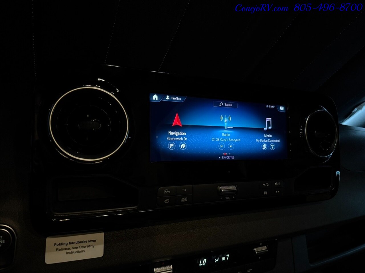 2023 Winnebago Adventure Wagon 70SE Mercedes Turbo Diesel Sprinter 2K Miles - Photo 35 - Thousand Oaks, CA 91360