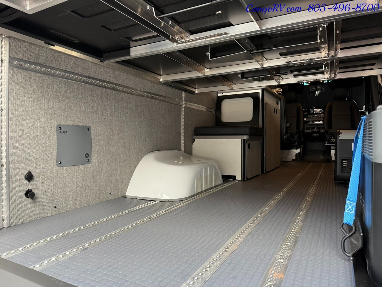 2023 Winnebago Adventure Wagon 70SE Mercedes Turbo Diesel Sprinter 2K Miles - Photo 25 - Thousand Oaks, CA 91360