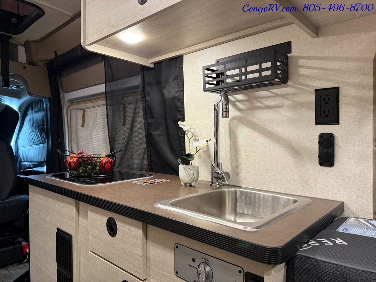 2027 Winnebago Solis 59P Pop Top Generator Full Galley Murphy Bed Roof AC - Photo 16 - Thousand Oaks, CA 91360
