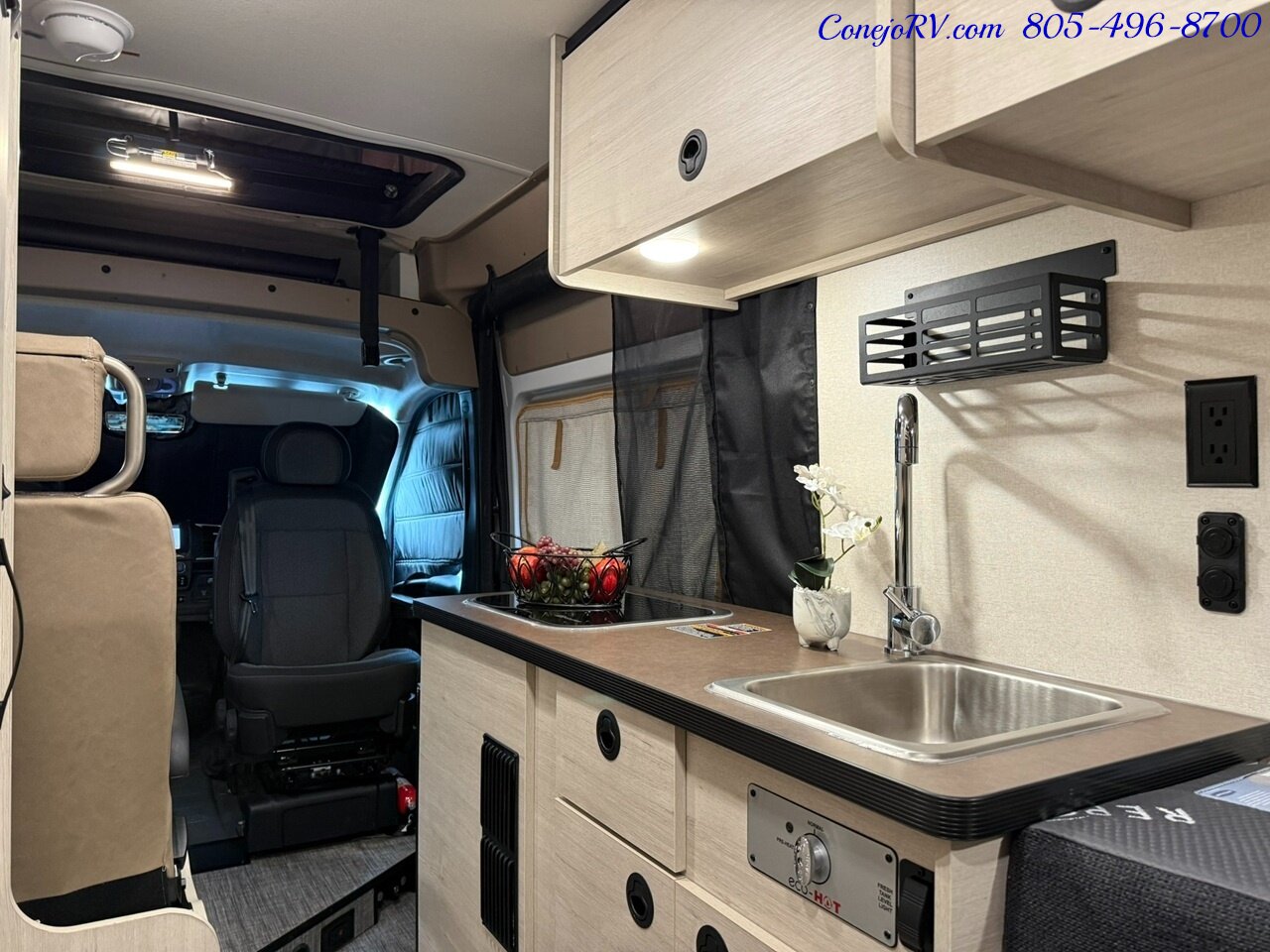 2027 Winnebago Solis 59P Pop Top Generator Full Galley Murphy Bed Roof AC - Photo 28 - Thousand Oaks, CA 91360