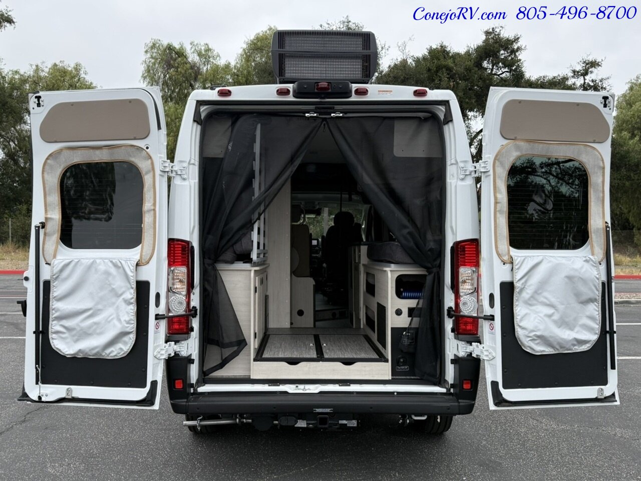 2027 Winnebago Solis 59P Pop Top Generator Full Galley Murphy Bed Roof AC - Photo 43 - Thousand Oaks, CA 91360