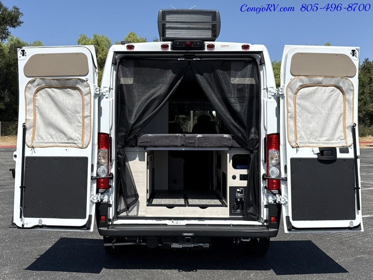 2027 Winnebago Solis 59P Pop Top Generator Full Galley Murphy Bed Roof AC - Photo 45 - Thousand Oaks, CA 91360
