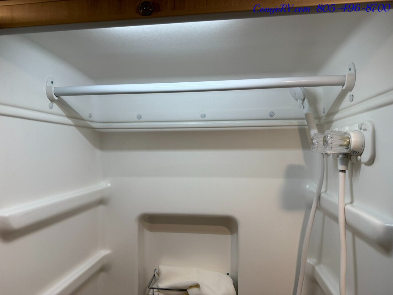 2027 Winnebago Solis 59P Pop Top Generator Full Galley Murphy Bed Roof AC - Photo 17 - Thousand Oaks, CA 91360