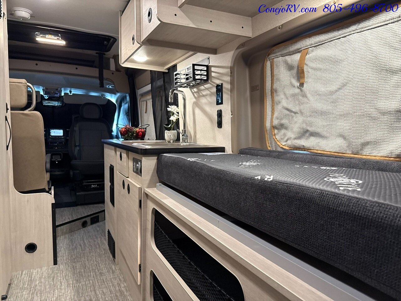 2027 Winnebago Solis 59P Pop Top Generator Full Galley Murphy Bed Roof AC - Photo 26 - Thousand Oaks, CA 91360