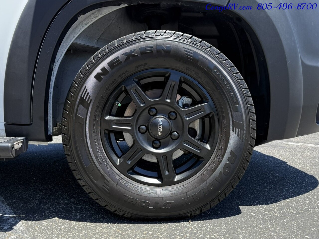 2023 Winnebago Roam 59RA Accessibility Power Lift Power Lounge Full Galley Custom Black Alloy Wheels - Photo 42 - Thousand Oaks, CA 91360