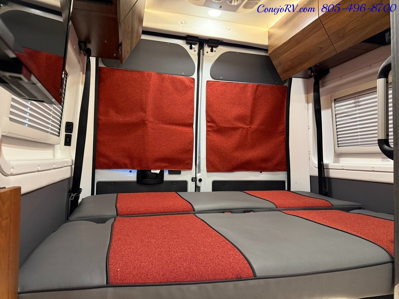 2023 Winnebago Roam 59RA Accessibility Power Lift Power Lounge Full Galley Custom Black Alloy Wheels - Photo 27 - Thousand Oaks, CA 91360