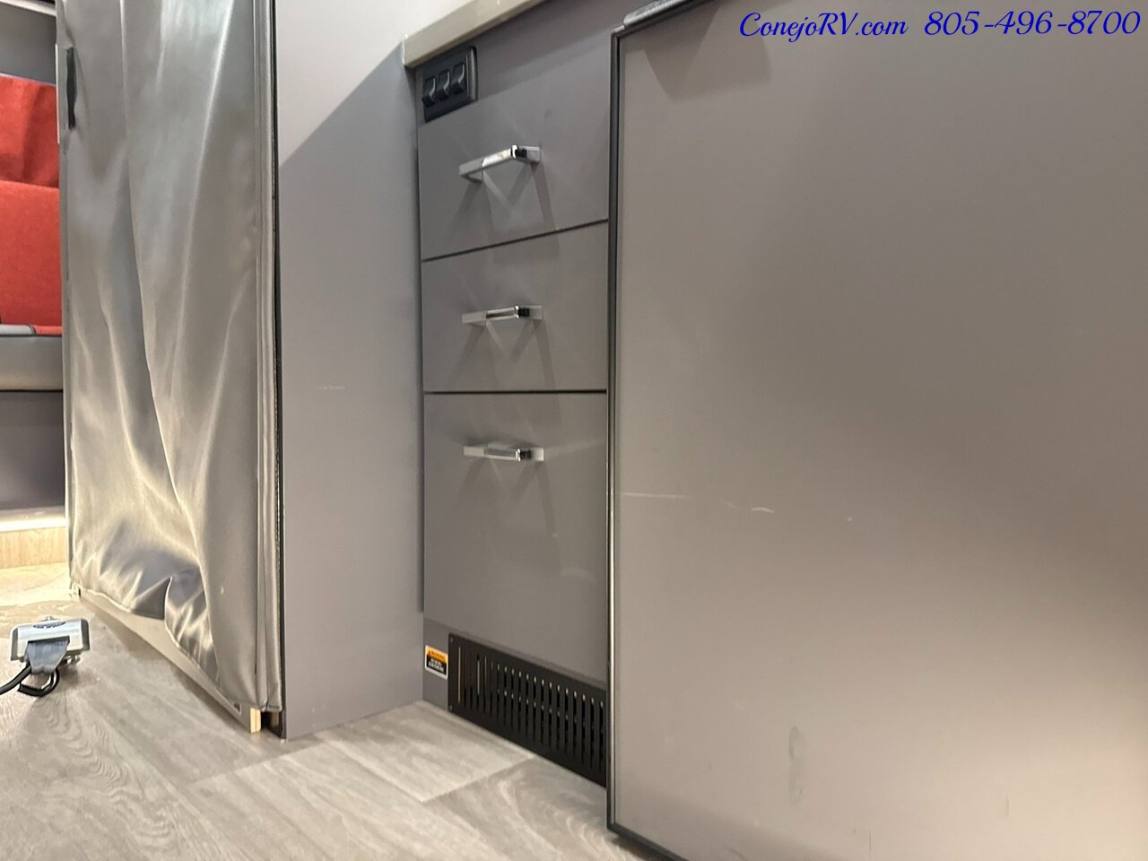 2023 Winnebago Roam 59RA Accessibility Power Lift Power Lounge Full Galley Custom Black Alloy Wheels - Photo 11 - Thousand Oaks, CA 91360
