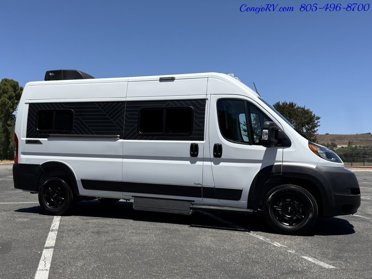2023 Winnebago Roam 59RA Accessibility Power Lift Power Lounge Full Galley Custom Black Alloy Wheels - Photo 3 - Thousand Oaks, CA 91360