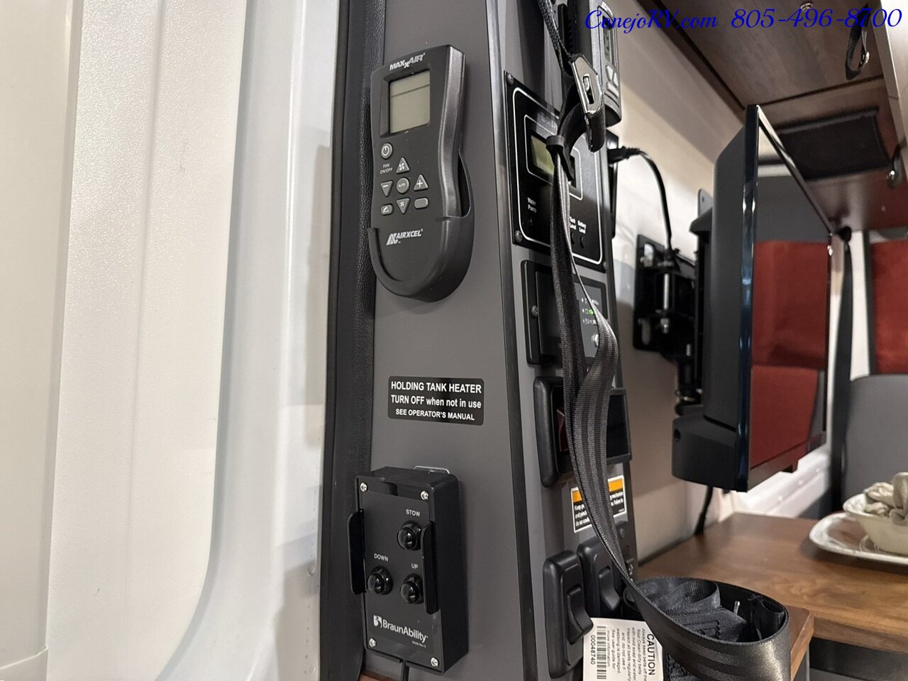 2023 Winnebago Roam 59RA Accessibility Power Lift Power Lounge Full Galley Custom Black Alloy Wheels - Photo 17 - Thousand Oaks, CA 91360
