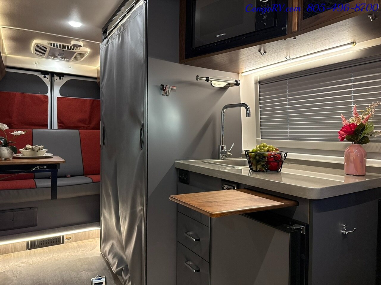 2023 Winnebago Roam 59RA Accessibility Power Lift Power Lounge Full Galley Custom Black Alloy Wheels - Photo 8 - Thousand Oaks, CA 91360
