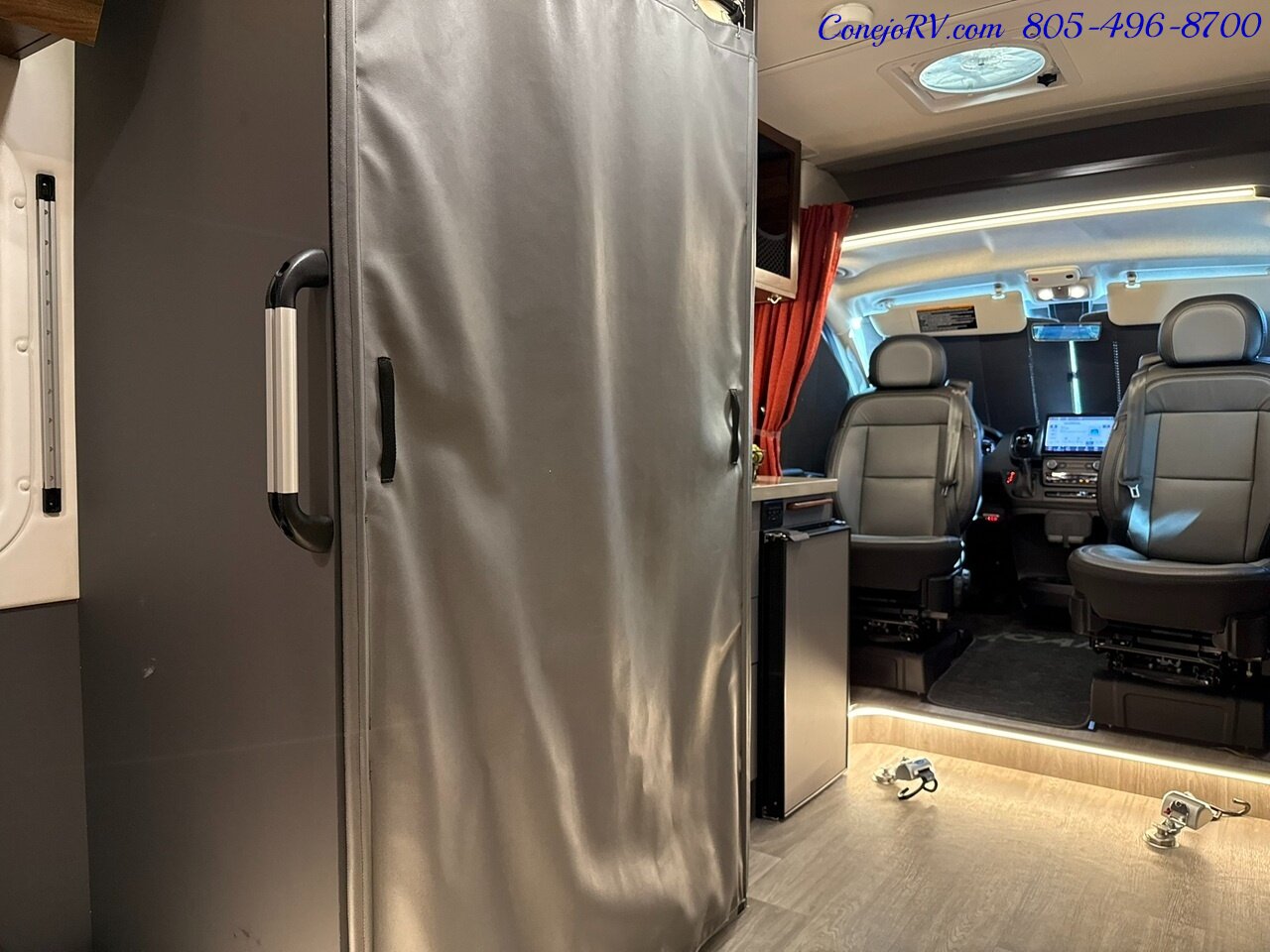 2023 Winnebago Roam 59RA Accessibility Power Lift Power Lounge Full Galley Custom Black Alloy Wheels - Photo 31 - Thousand Oaks, CA 91360