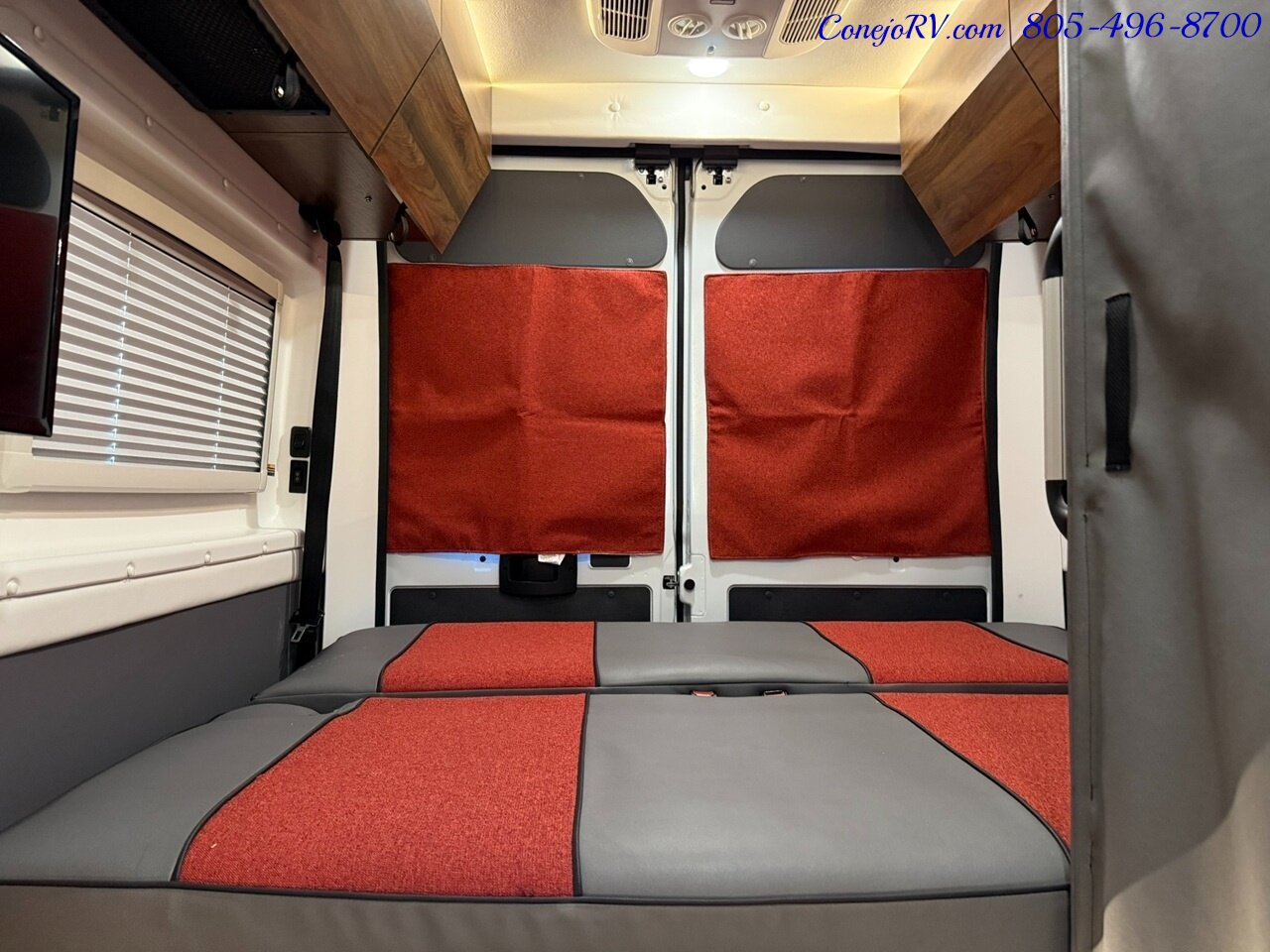 2023 Winnebago Roam 59RA Accessibility Power Lift Power Lounge Full Galley Custom Black Alloy Wheels - Photo 26 - Thousand Oaks, CA 91360