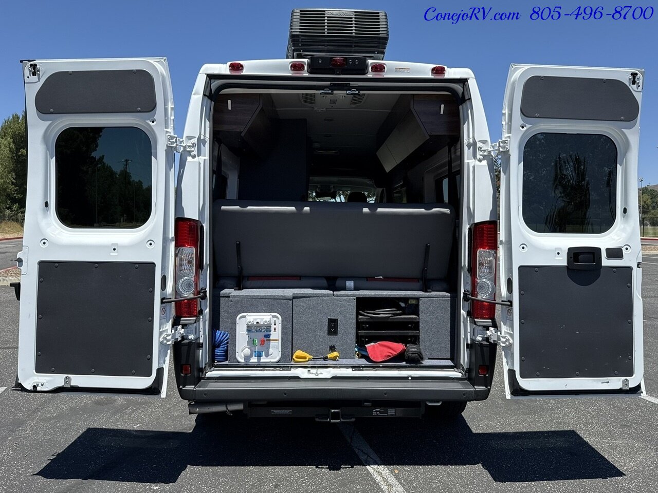 2023 Winnebago Roam 59RA Accessibility Power Lift Power Lounge Full Galley Custom Black Alloy Wheels - Photo 44 - Thousand Oaks, CA 91360