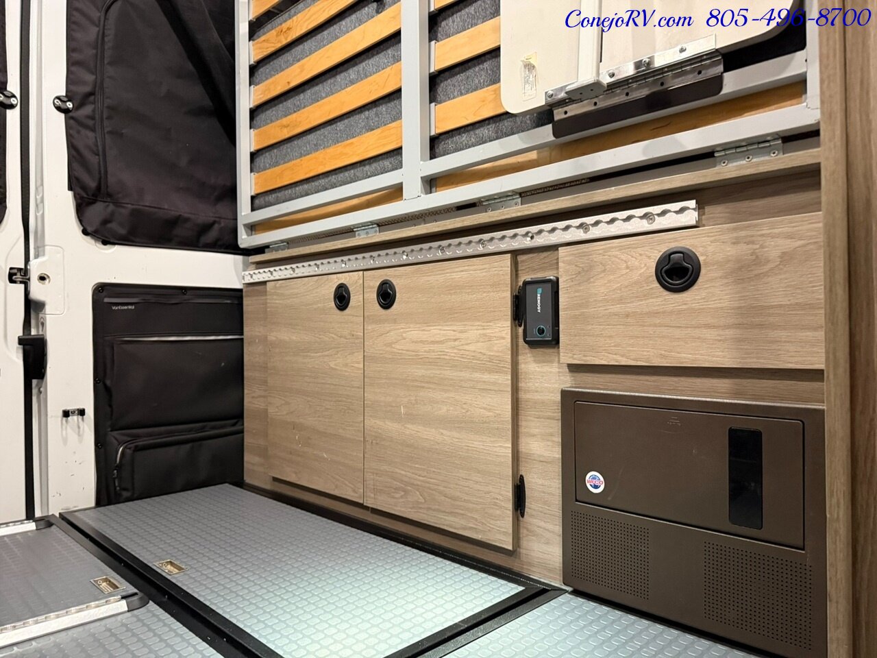2021 Winnebago Solis 59P Murphy Bed Full Galley 68K Miles   - Photo 21 - Thousand Oaks, CA 91360