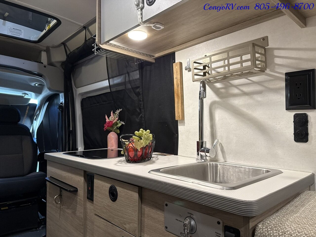 2021 Winnebago Solis 59P Murphy Bed Full Galley 68K Miles   - Photo 14 - Thousand Oaks, CA 91360