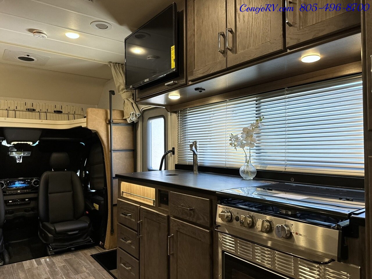 2025 Winnebago Porto 24P Full Wall Slide-Out Mercedes Turbo Diesel Full  Body Paint - Photo 17 - Thousand Oaks, CA 91360