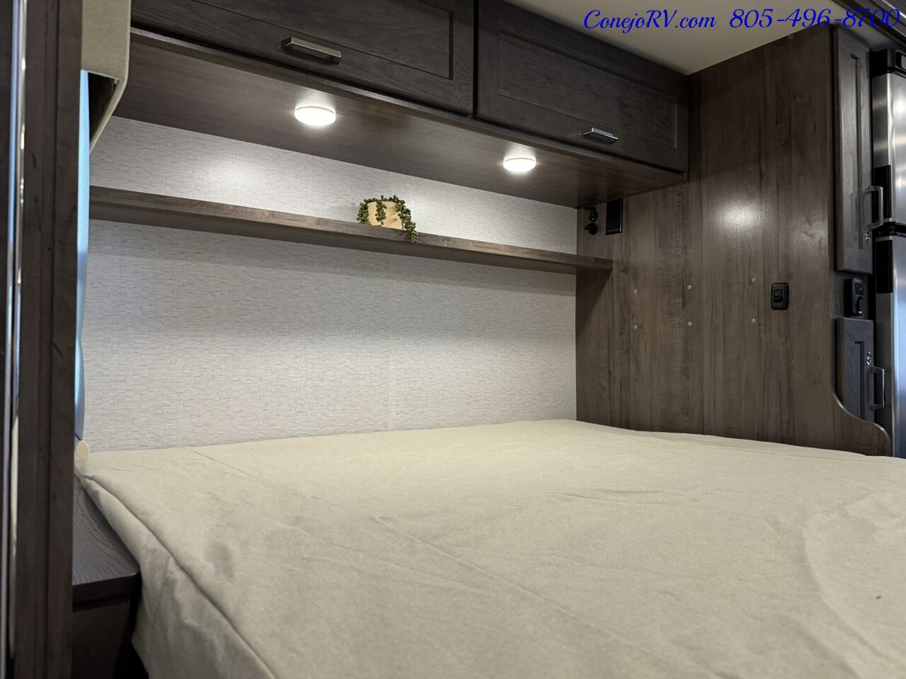 2025 Winnebago Porto 24P Full Wall Slide-Out Mercedes Turbo Diesel Full  Body Paint - Photo 22 - Thousand Oaks, CA 91360