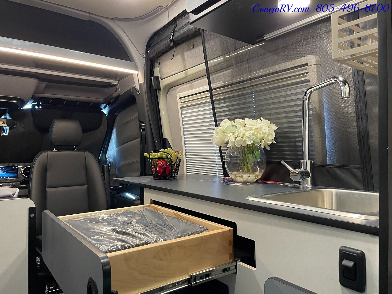 2024 Winnebago Revel 44E 4X4 Sprinter Mercedes Turbo Diesel, 320 AH Lithium   - Photo 15 - Thousand Oaks, CA 91360