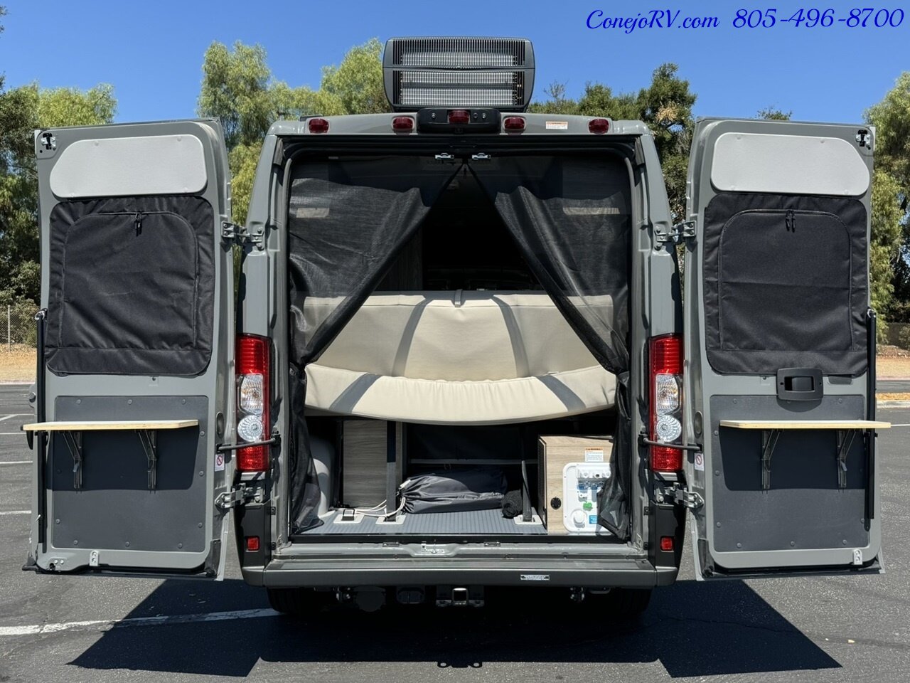 2025 Winnebago Solis 59P Pop Top Full Galley Convertible Couch Roof AC   - Photo 39 - Thousand Oaks, CA 91360